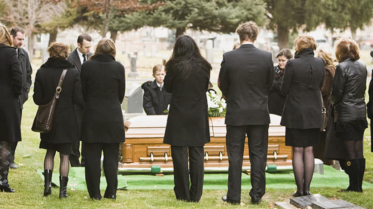 funeral etiquette